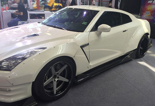 Picture of Nissan GTR R35 TP-Style Front & Rear Fender Set