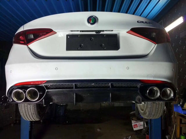Picture of 2017 onwards Giulia 952 LE Style Rear Diffuser (Quad exhaust) (For 2.0 normal version)